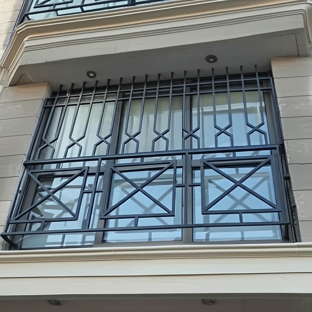 حفاظ پنجره مدل هندسی مدرن 2 نصب حفاظ پنجره آهنی
