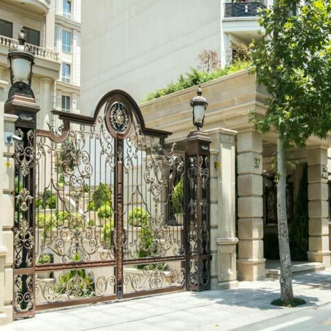 طراحی و ساخت درب پارکینگ فلزی مدرن