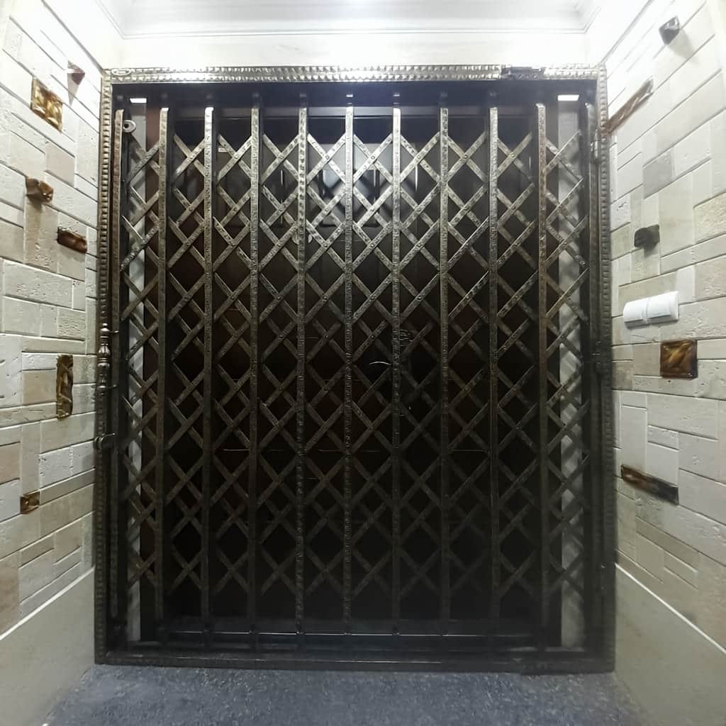 نصب درب آکاردئونی سلطنتی در نظرآباد نصب درب آکاردئونی سلطنتی در نظرآباد