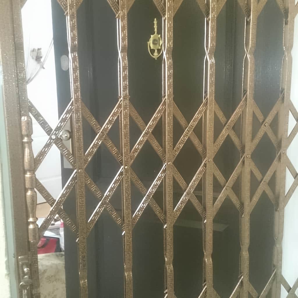 خرید درب آکاردئونی سه گل در طالقان