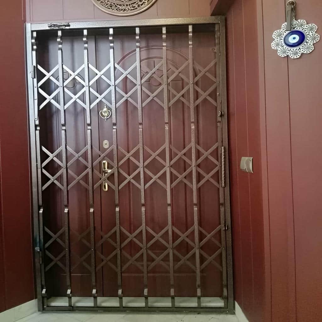 نصب درب آکاردئونی آپارتمان جمعشونده در قائمشهر نصب درب آکاردئونی آپارتمان جمعشونده در قائمشهر