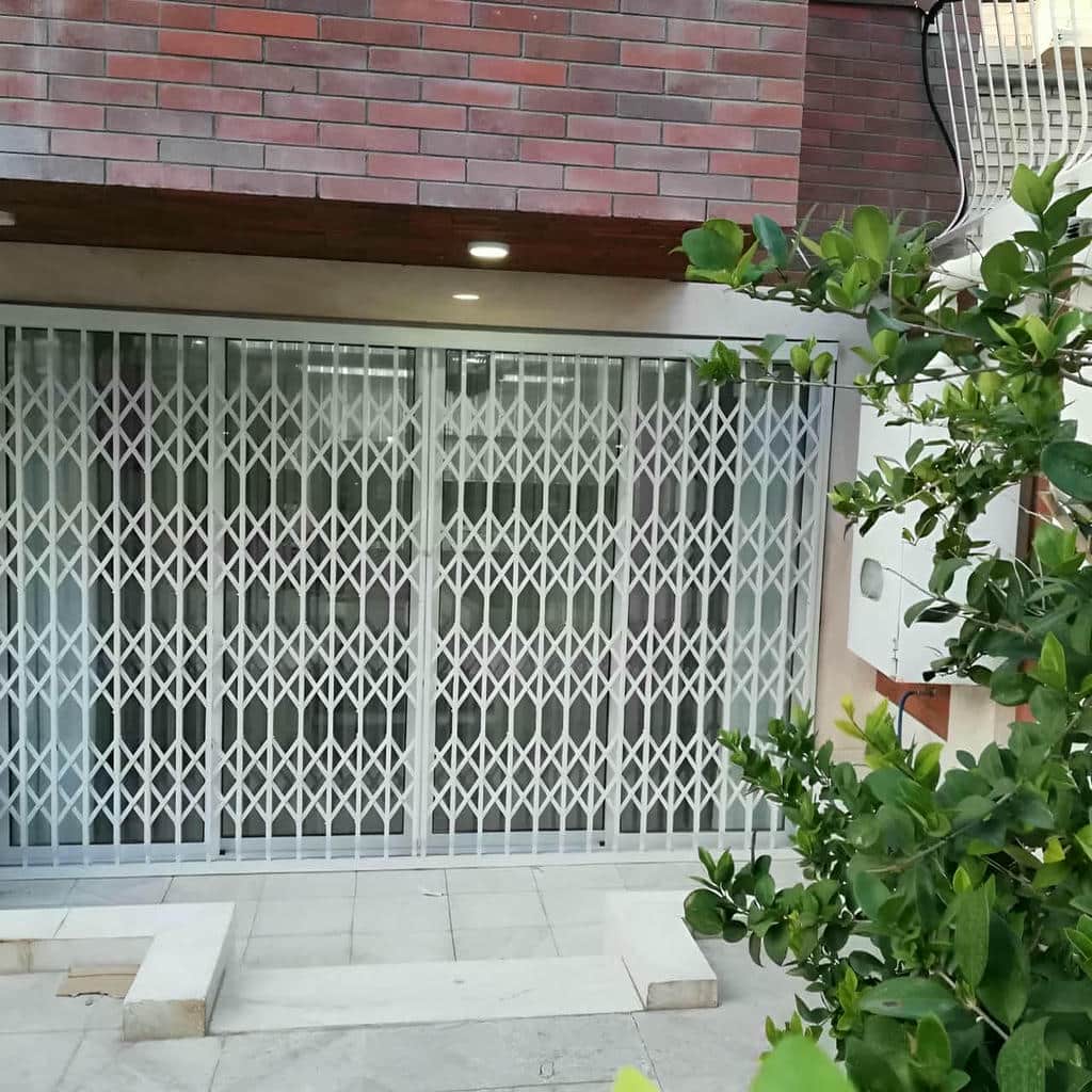 نصب درب آکاردئونی آپارتمان چهارگل در ساری