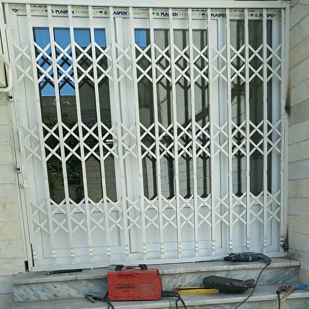نصب درب آکاردئونی آپارتمان چهارگل در فیروزکوه نصب درب آکاردئونی آپارتمان چهارگل در فیروزکوه