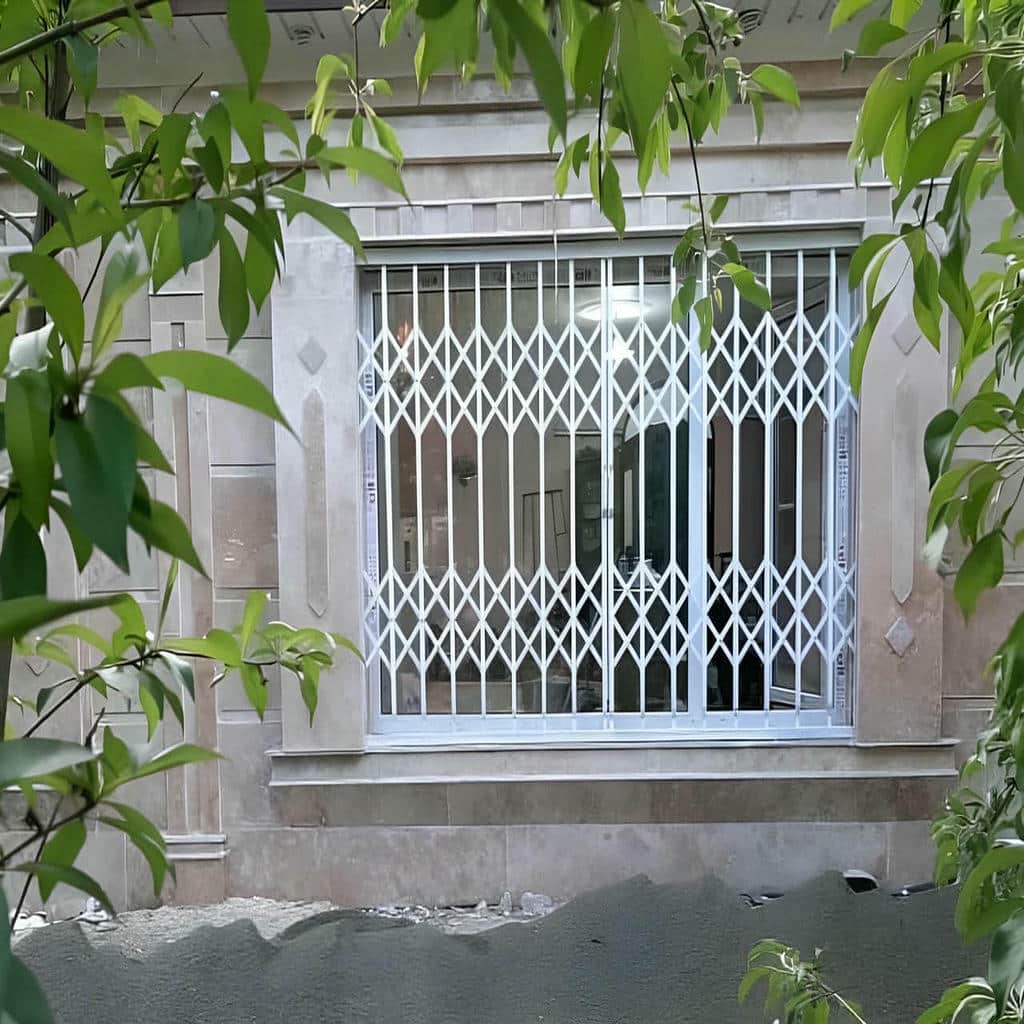 درب آکاردئونی در بندرعباس