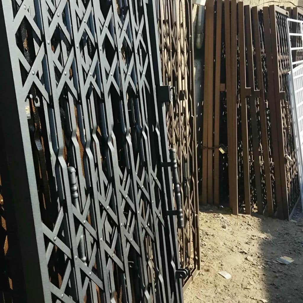 نصب درب آکاردئونی رنگ ضدزنگ در پرند نصب درب آکاردئونی رنگ ضدزنگ در پرند