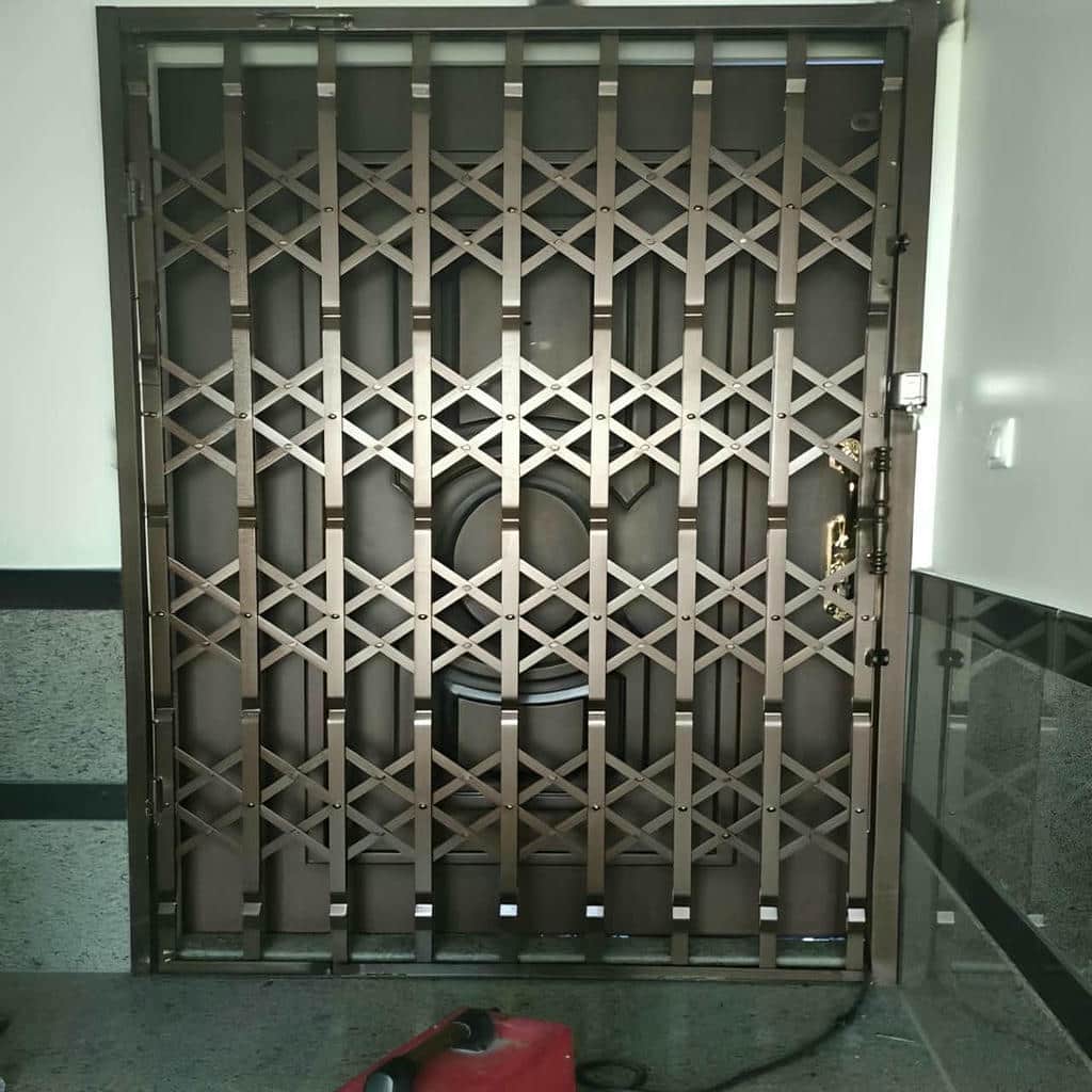 نصب درب آکاردئونی آپارتمان ریلی تاشو در کردان