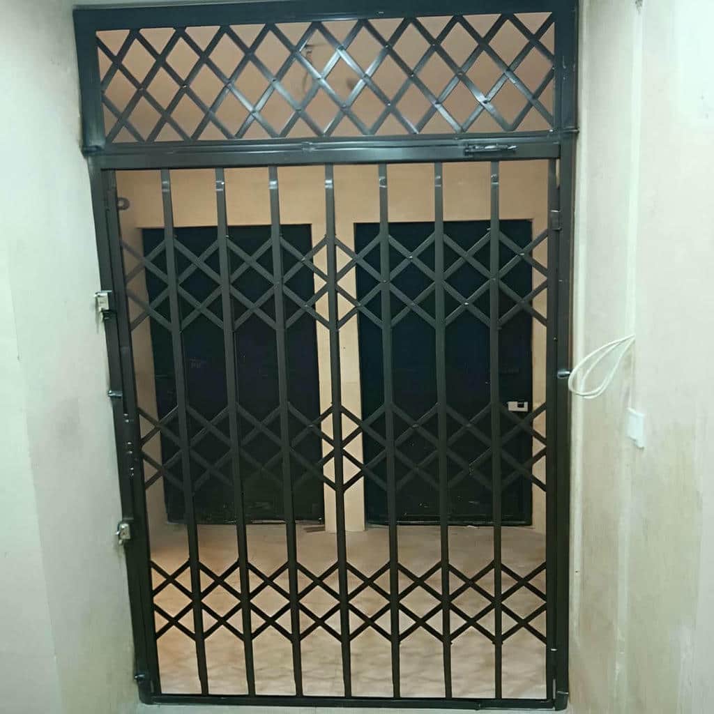 نصب درب آکاردئونی آپارتمان چهارگل در ایرانشهر نصب درب آکاردئونی آپارتمان چهارگل در ایرانشهر