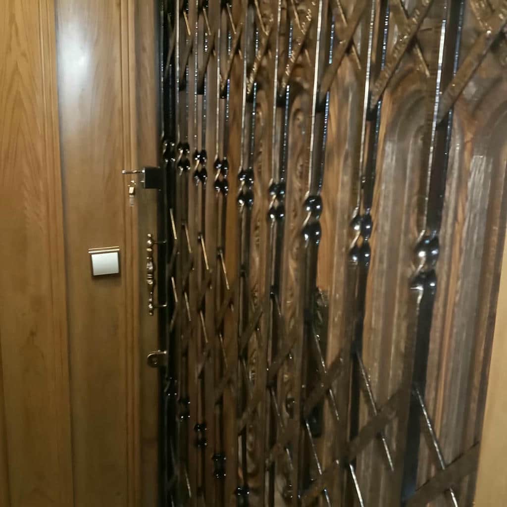 نصب درب آکاردئونی آپارتمان چهارگل در همدان نصب درب آکاردئونی آپارتمان چهارگل در همدان