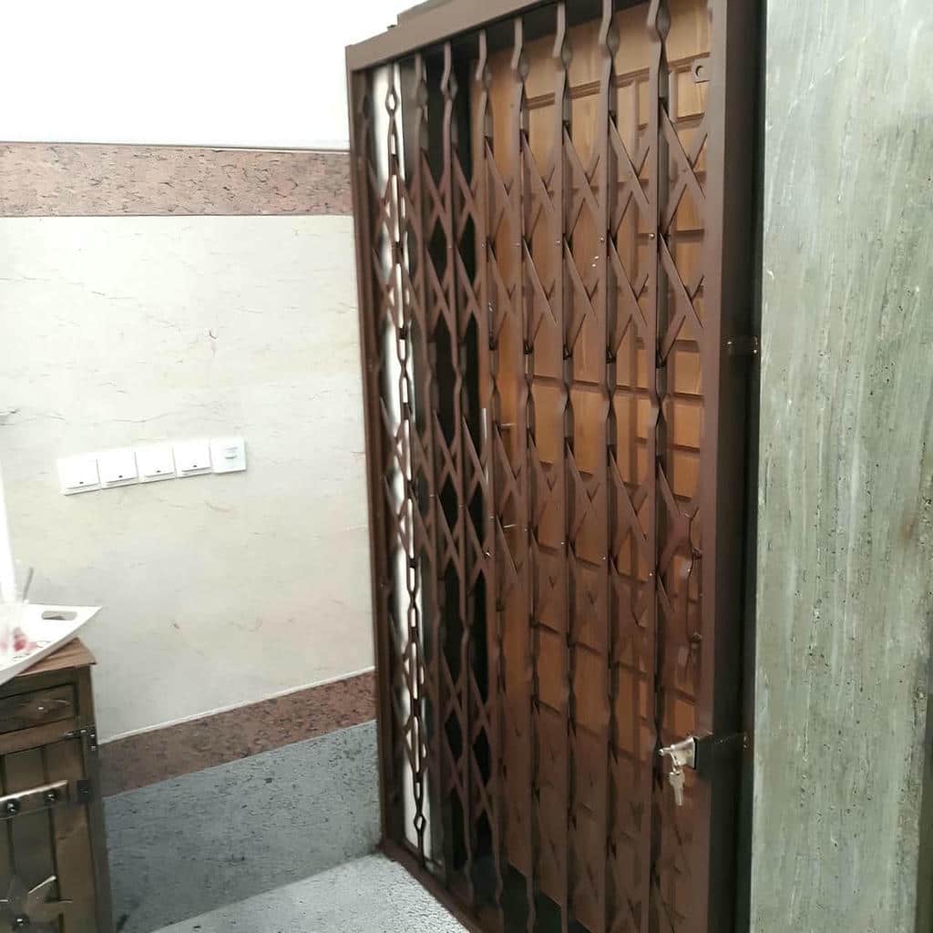 درب آکاردئونی در نظرآباد