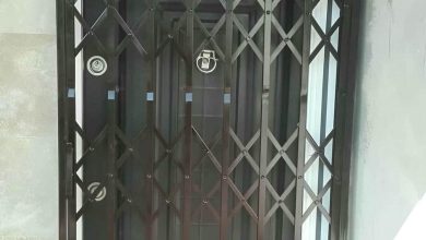 درب آکاردئونی آپارتمان در ایرانشهر