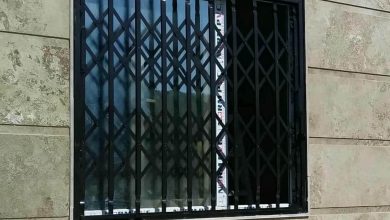 درب آکاردئونی آپارتمان در کاشان