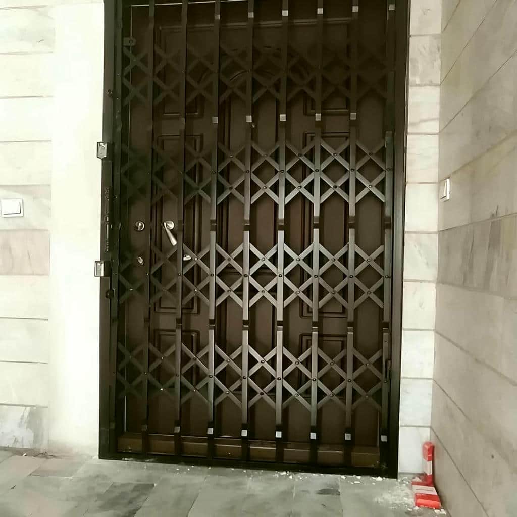نصب درب آکاردئونی آپارتمان چهارگل در گرگان نصب درب آکاردئونی آپارتمان چهارگل در گرگان