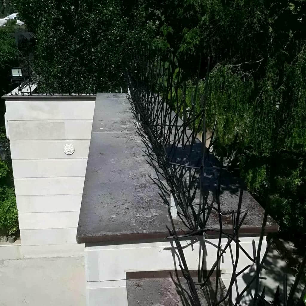 نصب حفاظ شاخ گوزنی حفاظ دیوار ساختمان در ایرانشهر