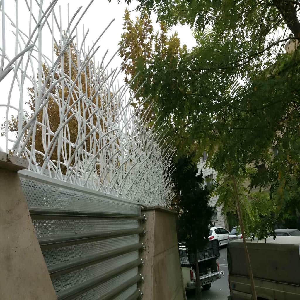 نصب حفاظ شاخ گوزنی ویلا در قشم نصب حفاظ شاخ گوزنی ویلا در قشم