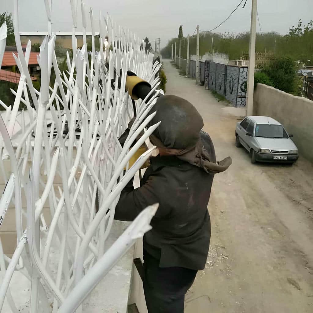 نصب حفاظ شاخ گوزنی نوکهای تیز در بابل نصب حفاظ شاخ گوزنی نوکهای تیز در بابل