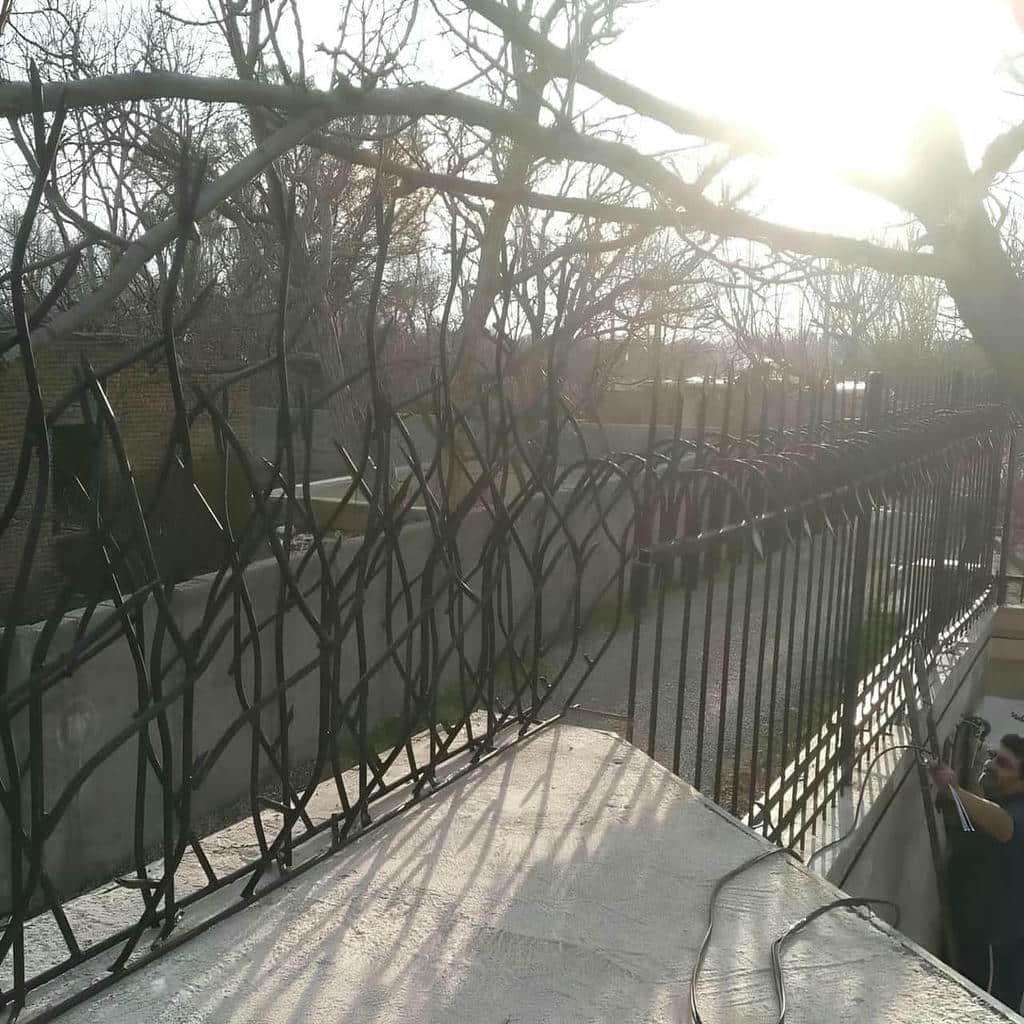 نصب حفاظ شاخ گوزنی حفاظ دیوار ساختمان در سنندج نصب حفاظ شاخ گوزنی حفاظ دیوار ساختمان در سنندج