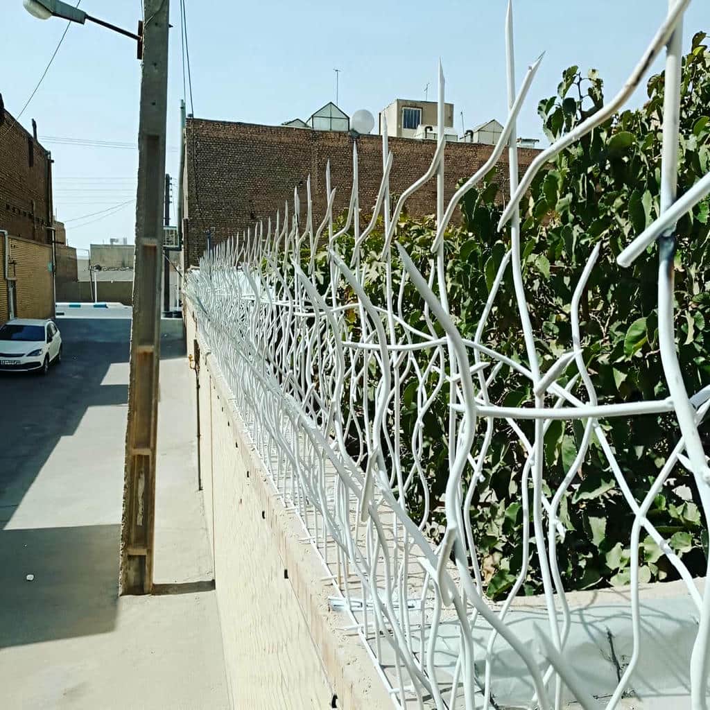 نصب حفاظ شاخ گوزنی حفاظ دیوار ساختمان در استان گیلان