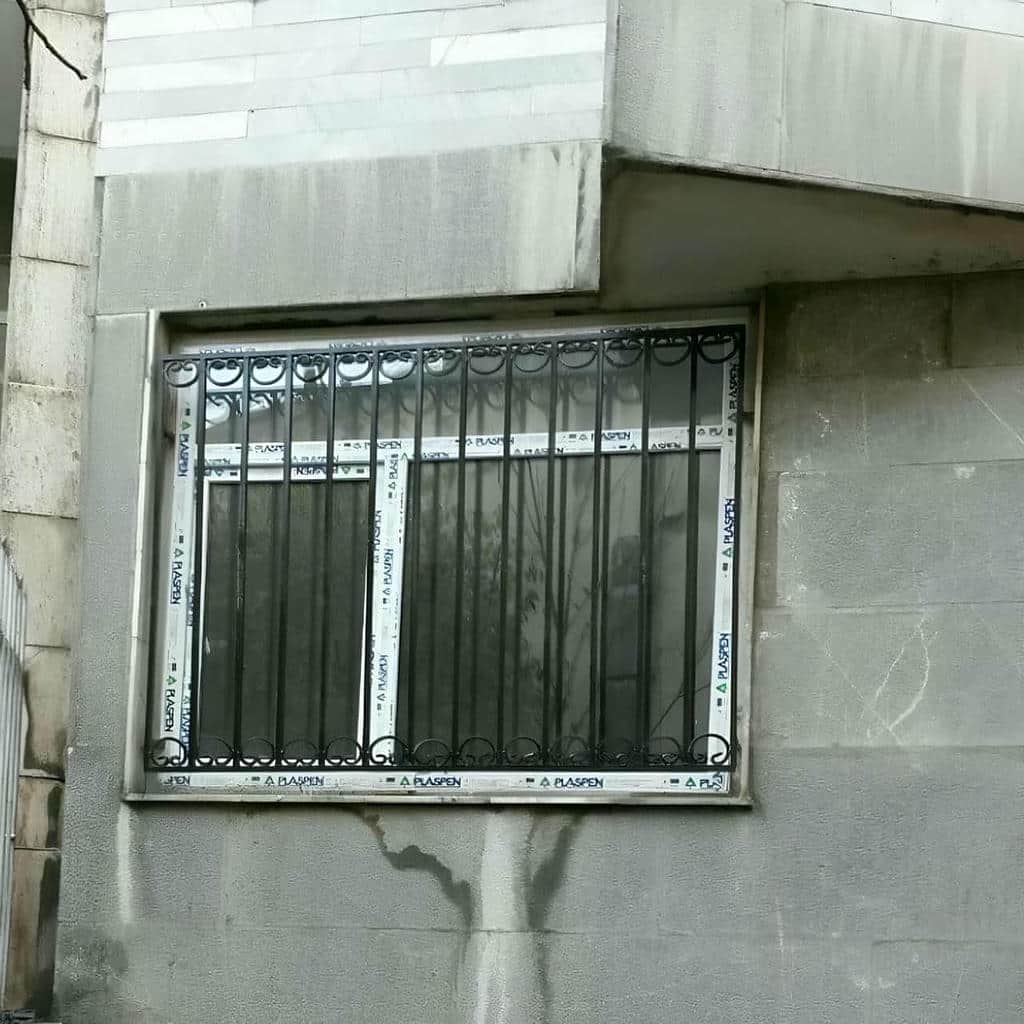 نصب حفاظ پنجره فرفورژه ضدزنگ در اردبیل