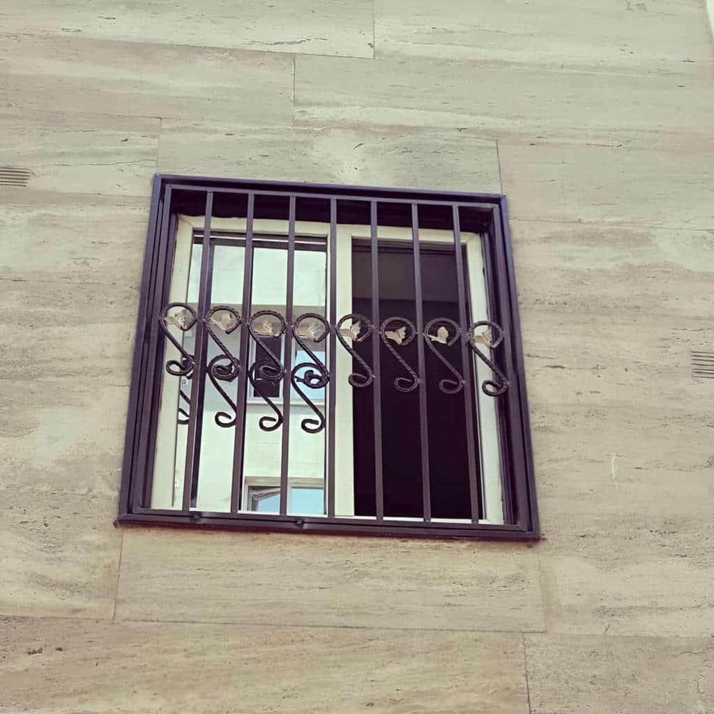 قیمت حفاظ پنجره فرفورژه ساده در زاهدان