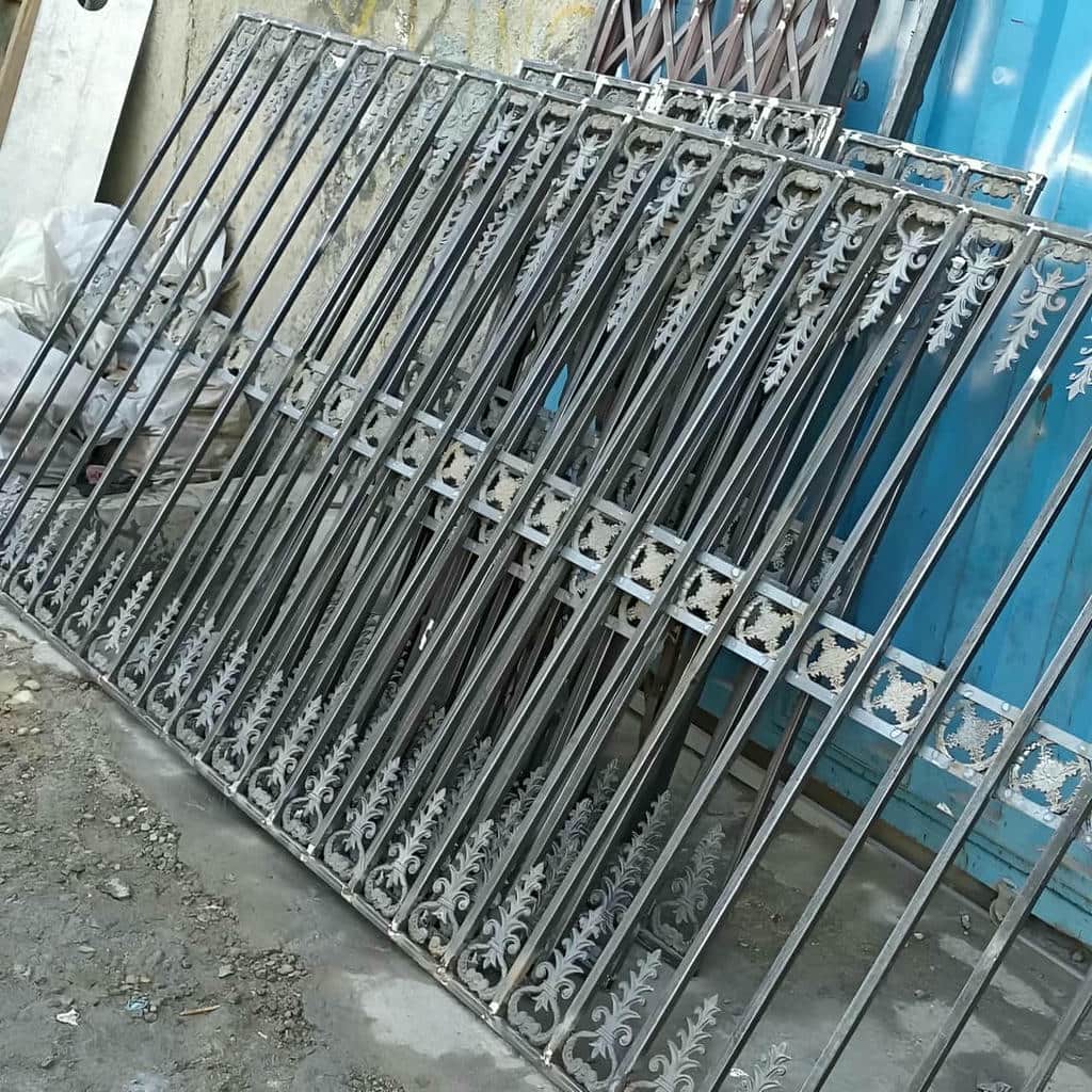 کارخانه حفاظ پنجره فرفورژه سفارشی در همدان کارخانه حفاظ پنجره فرفورژه سفارشی در همدان