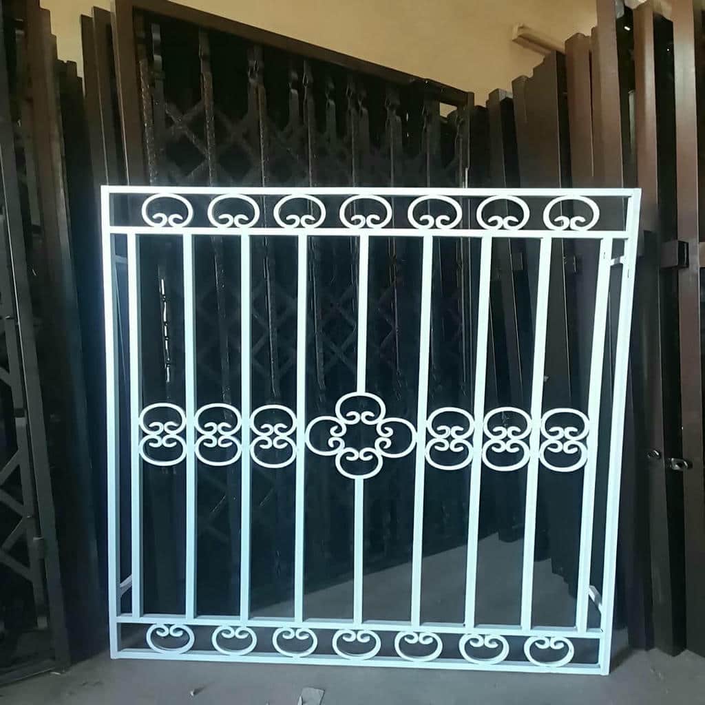 قیمت حفاظ پنجره فرفورژه لوکس در بندر انزلی