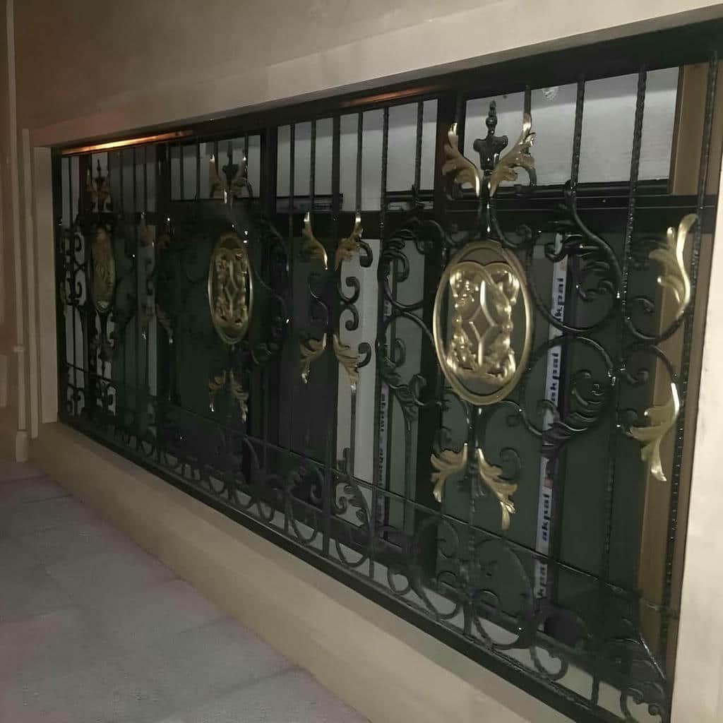 نصب حفاظ پنجره فرفورژه بازشو در استان مازندران نصب حفاظ پنجره فرفورژه بازشو در استان مازندران