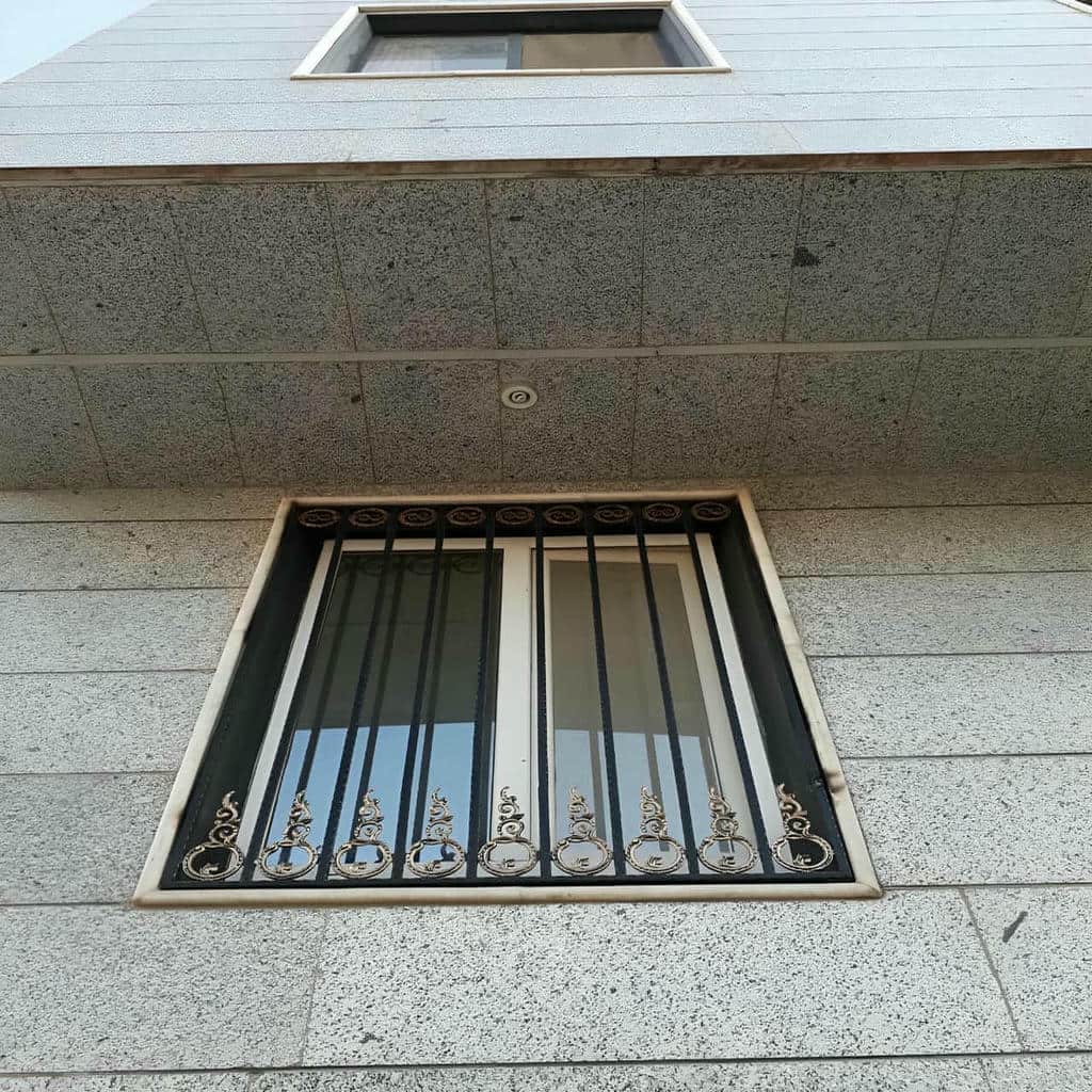 نصب حفاظ پنجره فرفورژه بازشو در اراک