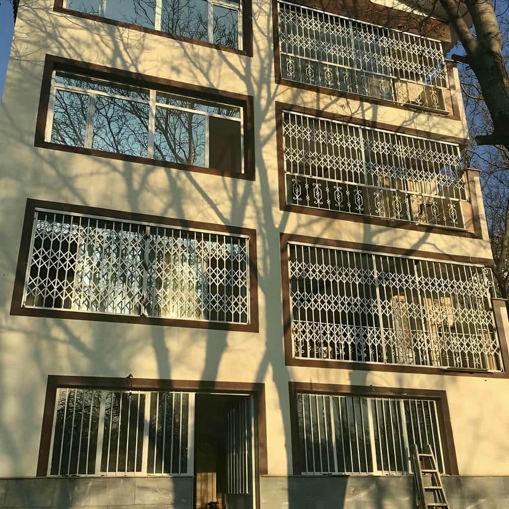 کارخانه حفاظ پنجره فرفورژه سفارشی در سبزوار کارخانه حفاظ پنجره فرفورژه سفارشی در سبزوار