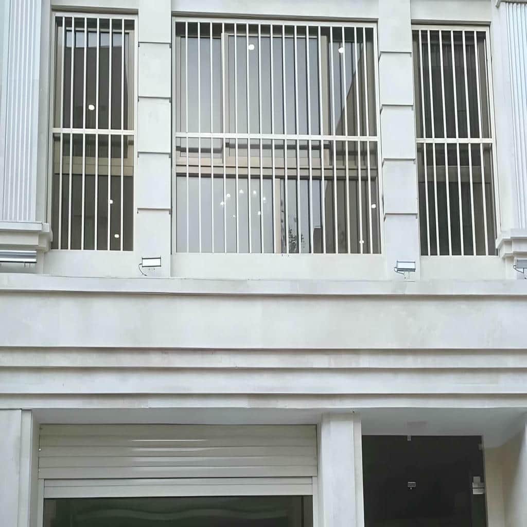 حفاظ پنجره فرفورژه در زاهدان