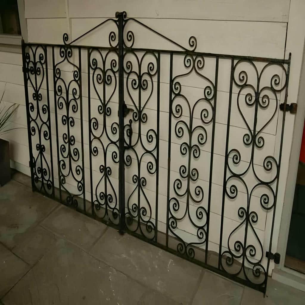 حفاظ پنجره فرفورژه در مشهد