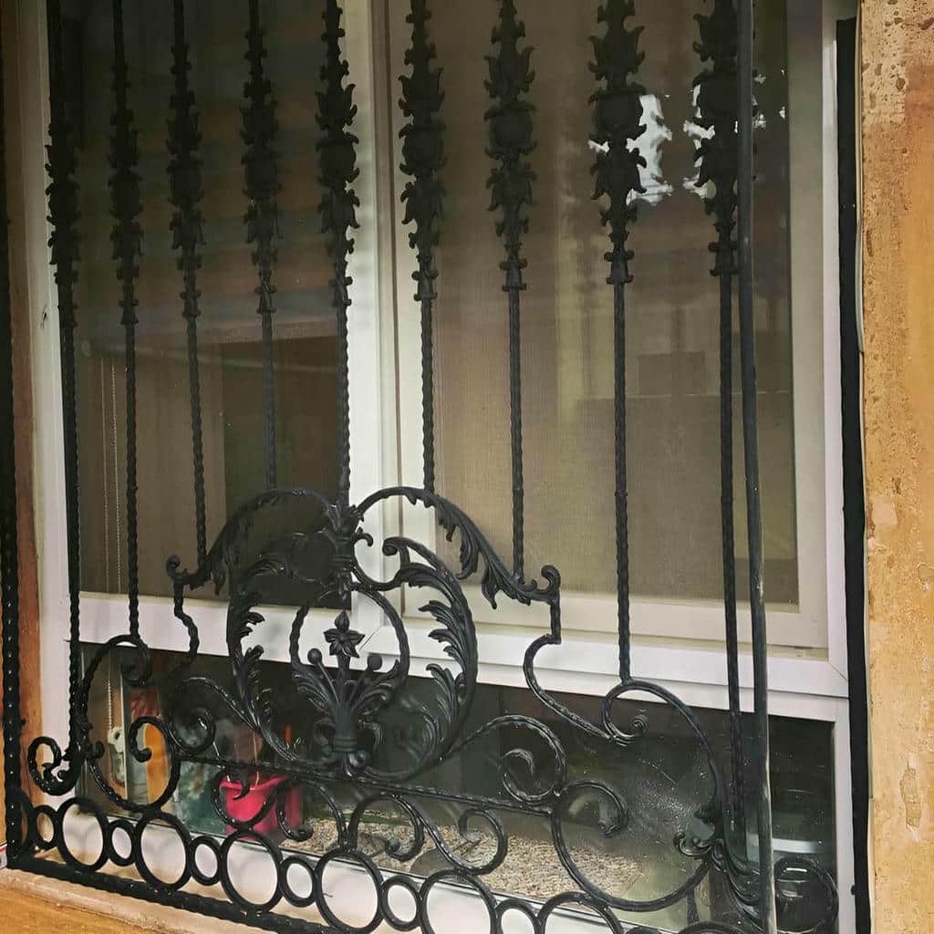 حفاظ پنجره فرفورژه در بابل