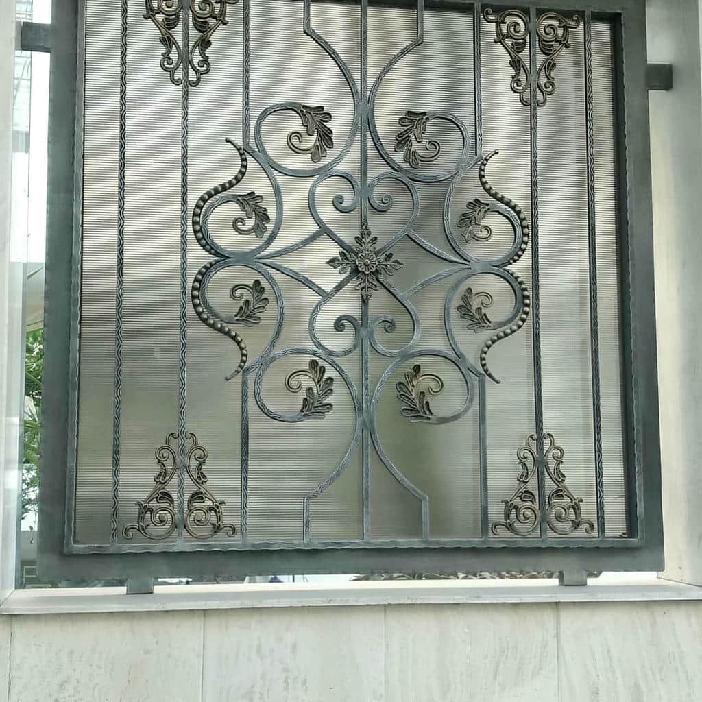 قیمت حفاظ پنجره فرفورژه لوکس در کمال شهر