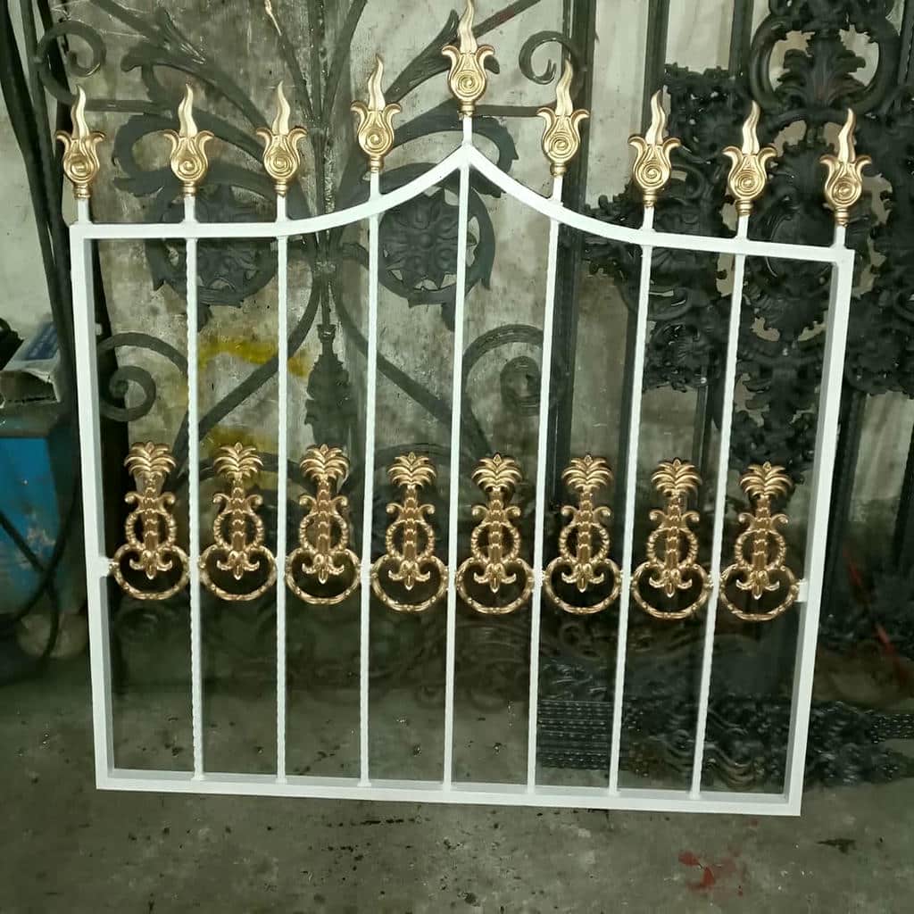 حفاظ پنجره فرفورژه در پرند