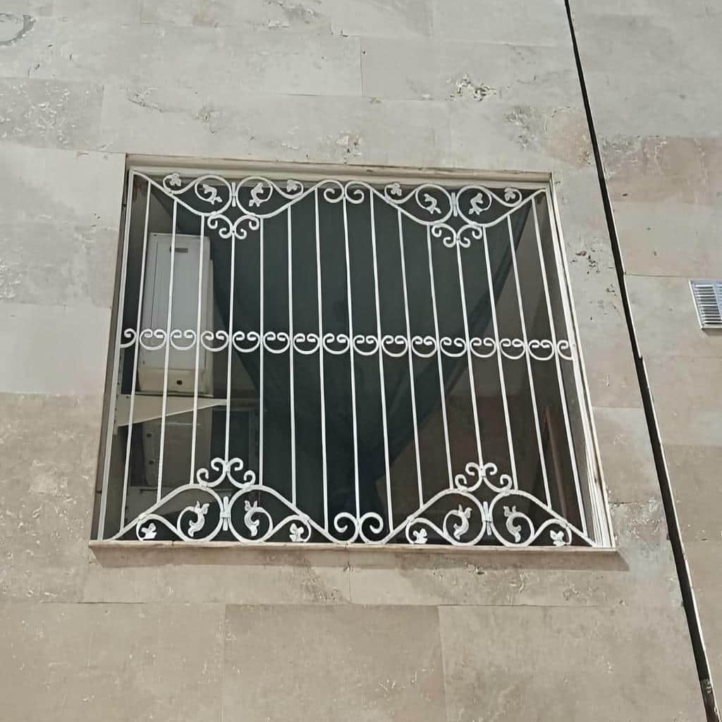 قیمت حفاظ پنجره فرفورژه بازشو در اهواز