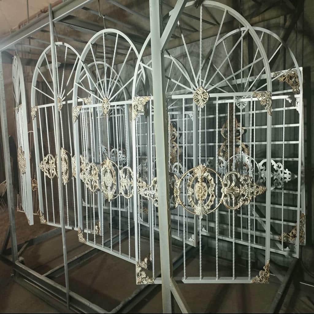 حفاظ پنجره فرفورژه در ایرانشهر