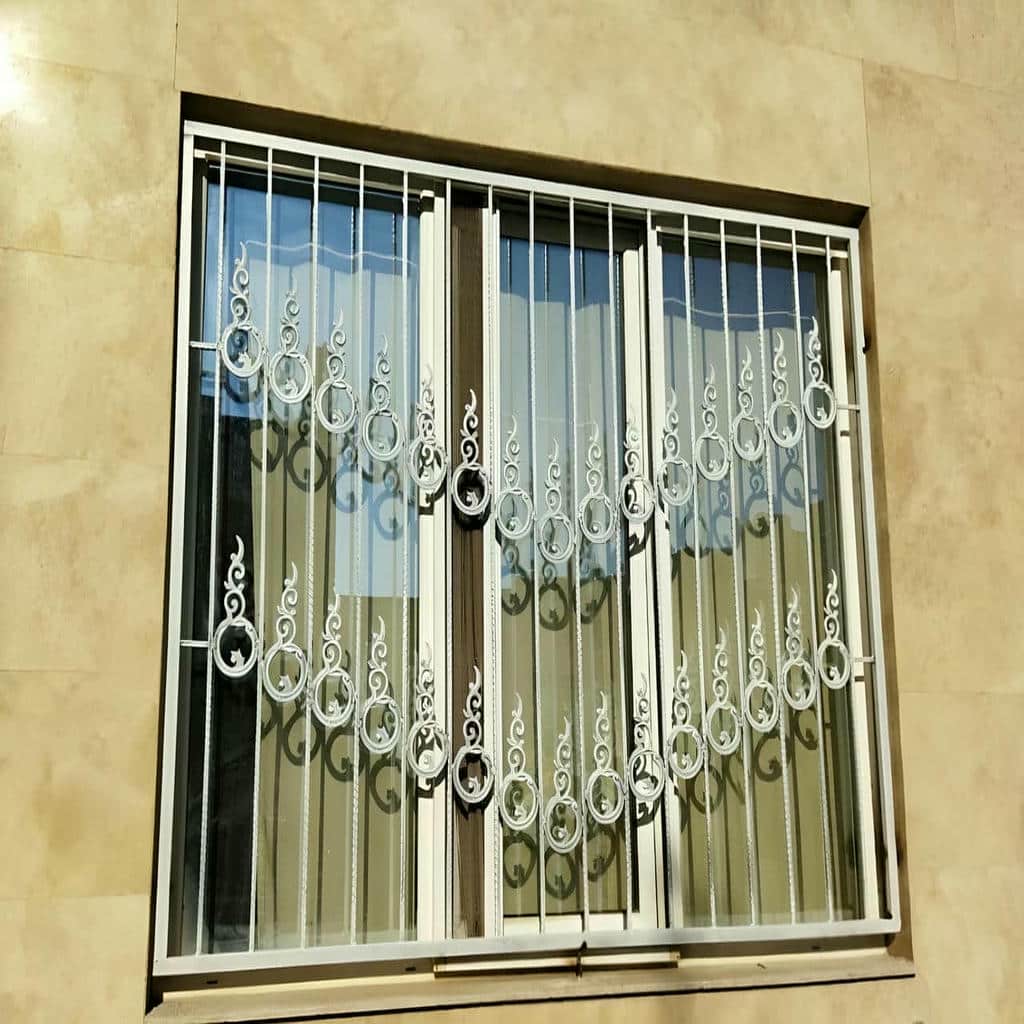 حفاظ پنجره فرفورژه در بندر دیلم