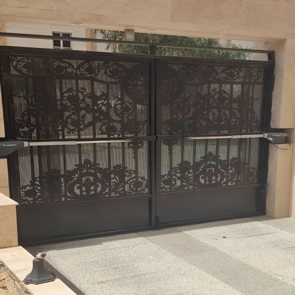 جک درب پارکینگ اتوماتیک در باغ عباس‌آباد