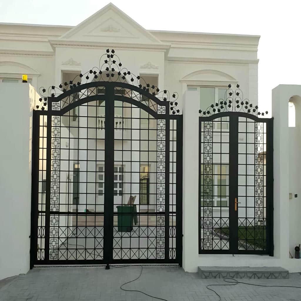 خرید درب حیاط ویلا مدرن در کمال شهر