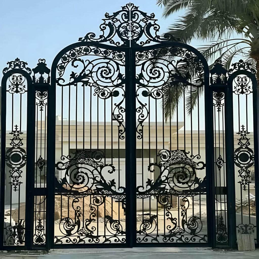 فروش درب حیاط ویلا کلاسیک در کرج