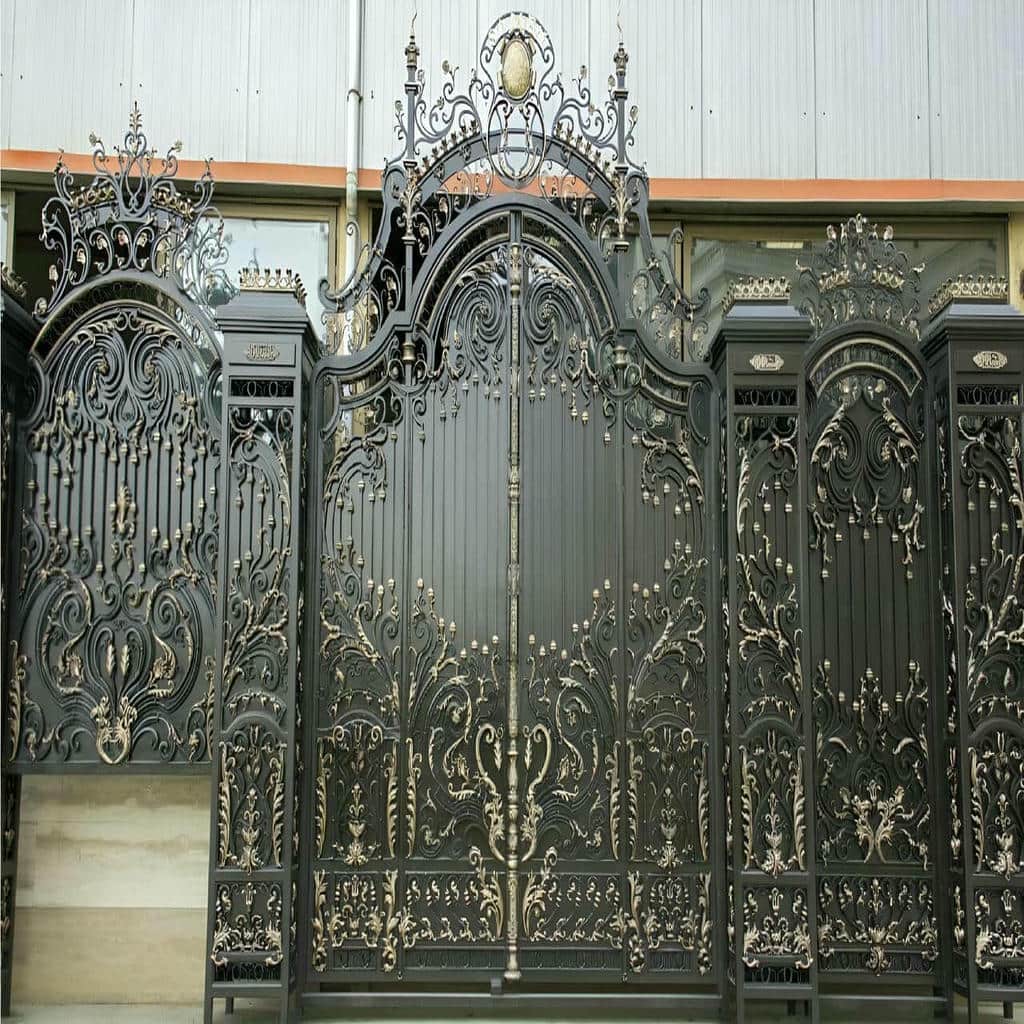 نصب درب حیاط ویلا فرفورژه در ارومیه نصب درب حیاط ویلا فرفورژه در ارومیه