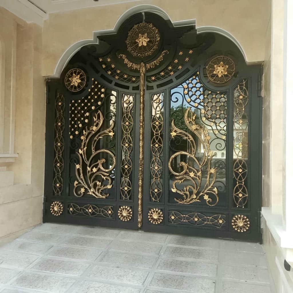 درب حیاط ویلا در مریوان