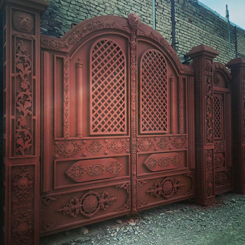 فروش درب حیاط ویلا کلاسیک در کمال شهر