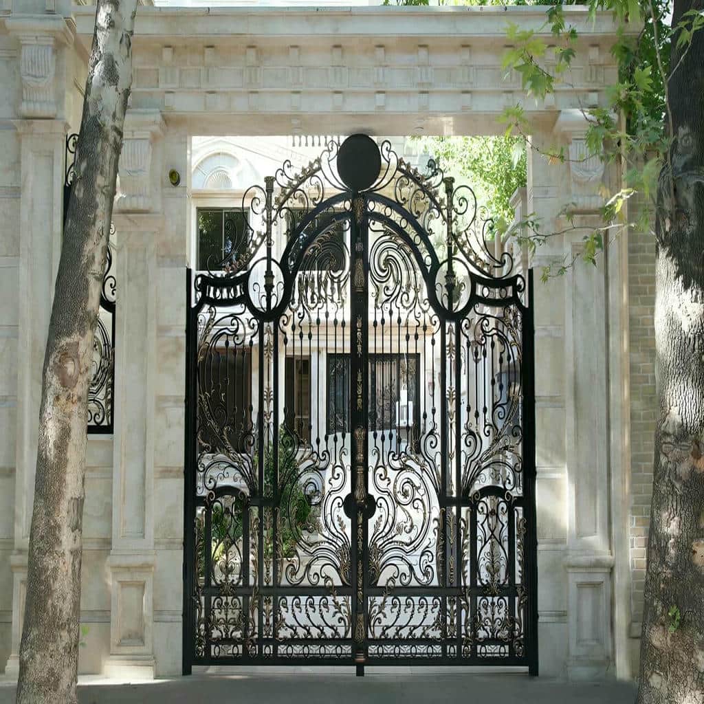 فروش درب حیاط ویلا کلاسیک در پرند