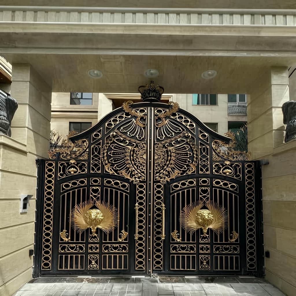 درب حیاط ویلا در سنندج