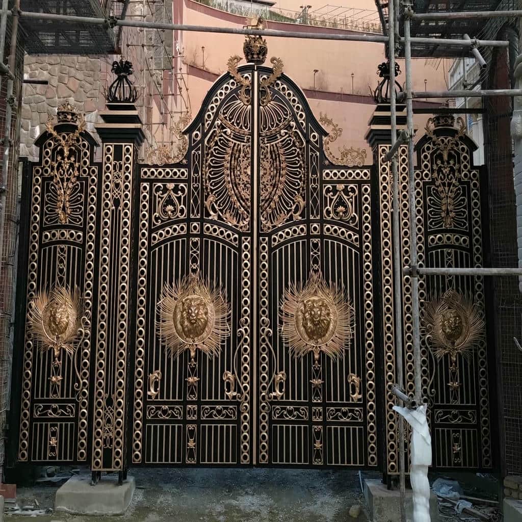 درب حیاط ویلا در آبادان