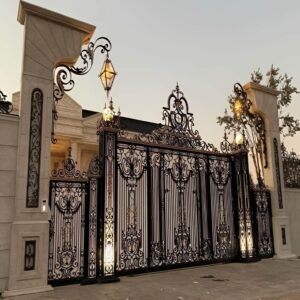 درب حیاط ویلا در لواسان