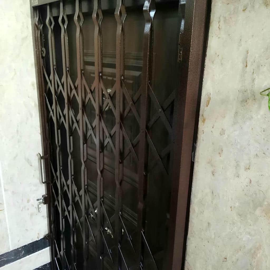 درب آکاردئونی ضد سرقت با ریل فلزی روان