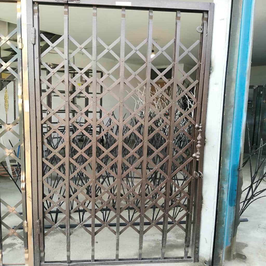 قفل درب آکاردئونی با جایگاه محافظت شده