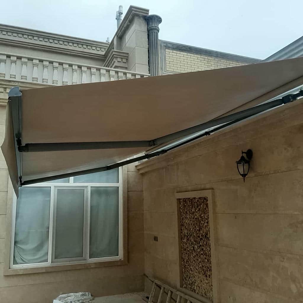 سایبان برقی تراس و بالکن با موتور کم صدا و روان سایبان برقی تراس و بالکن با موتور کم صدا و روان