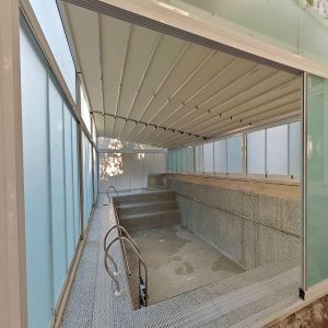 سقف برقی متحرک حیاط